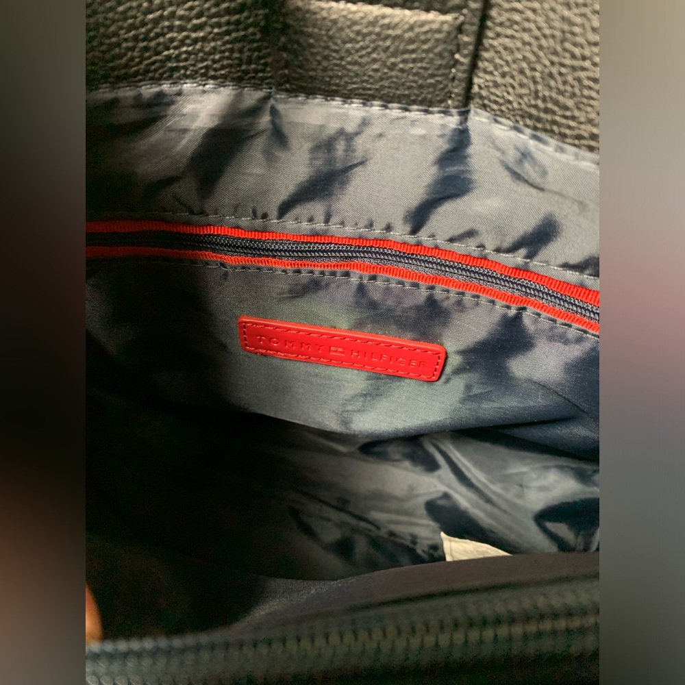 Tommy Hilfiger | Monogram Faux Leather Purse - Picture 10 of 10